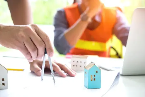 Ile kosztuje budowa domu 130 m2? Poznaj ukryte wydatki i oszczędności
