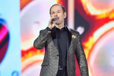 Ile lat ma Sławomir? Zaskakująca prawda o jego wieku i karierze