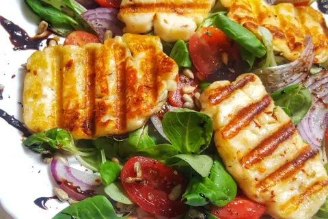 Czy ser halloumi jest zdrowy? Odkryj prawdę o jego wartościach odżywczych