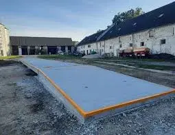Jak dokładnie obliczyć ile waży wylewka betonowa: praktyczny poradnik