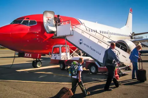 Co można przewieźć do Norwegii samolotem? Ograniczenia i zasady