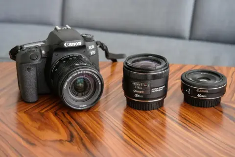 Obiektyw 40mm do czego? Odkryj jego wszechstronność w fotografii