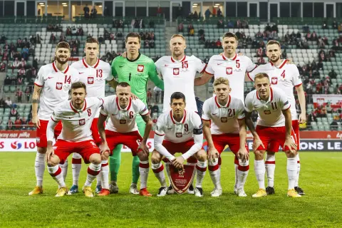 Ile piłkarzy gra w reprezentacji Polski? Sprawdź aktualną liczbę i skład kadry