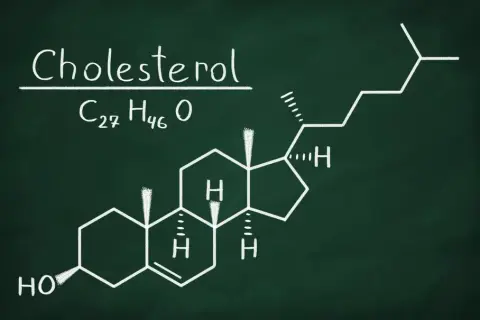 Podwyższony poziom cholesterolu całkowitego – przyczyny, skutki i jak go obniżyć