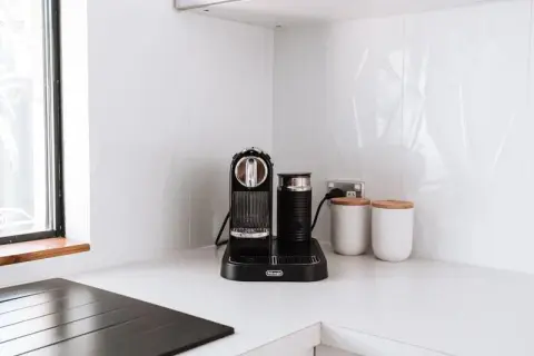 Jak zamontować uchwyty do szafek kuchennych IKEA bez błędów?