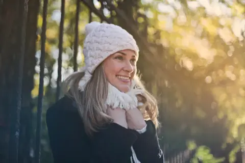 Modne czapki tej zimy: trendy, style i porady na każdą okazję