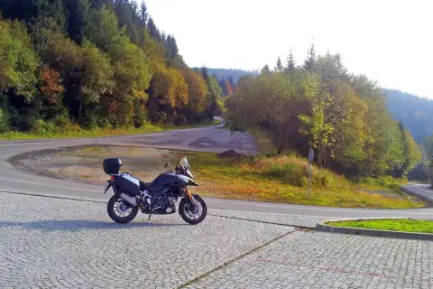 Gotowe trasy motocyklowe: najlepsze propozycje na niezapomniane przejazdy w Polsce