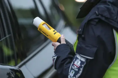 Czy 1 promil alkoholu to dużo? Skutki dla zdrowia i prowadzenia pojazdów