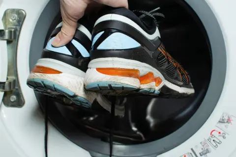Jak prać buty Nike w pralce? Nie rób tego! Oto bezpieczne metody