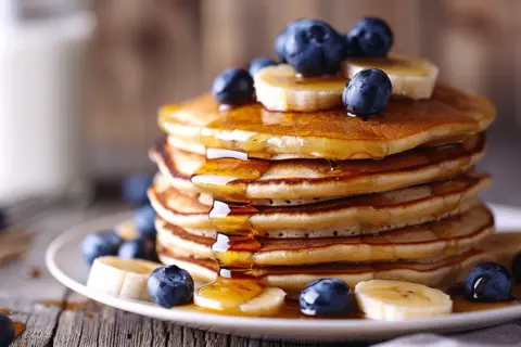Protein pancakes przepis: Najlepsze pancakes proteinowe na śniadanie
