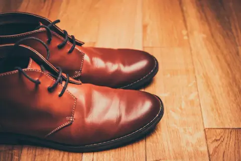 Czy pastować nowe buty? Odkryj korzyści i najlepsze praktyki pielęgnacji