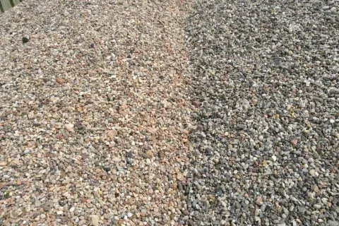 Ile naprawdę kosztuje 1 tona żwiru? Sprawdź aktualne ceny i oszczędzaj!