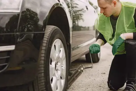 Gdzie podłożyć lewarek Skoda Octavia, aby uniknąć uszkodzeń?