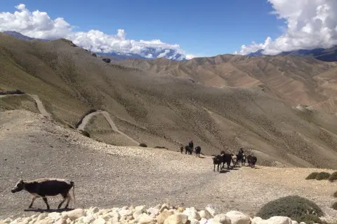 Nepal kiedy jechać: najlepszy czas na trekking i wędrówki