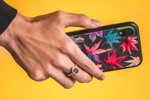 Etui na telefon – modny dodatek i skuteczna ochrona przed uszkodzeniami