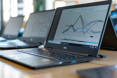 Dell Latitude E6400: Dlaczego ta seria wciąż popularna? Oto fakty