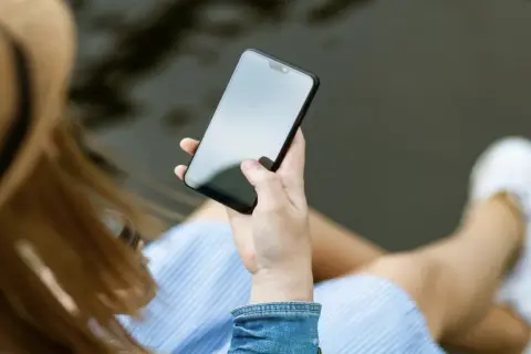 Plusy i minusy mobilnej wersji platformy rozrywkowej w 2025 roku