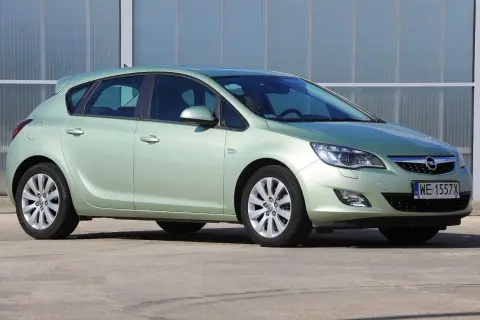 Opel Astra J jaki silnik wybrać, aby uniknąć problemów i kosztów