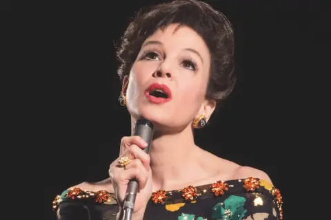 Recenzja filmu Judy: Poruszająca opowieść o ikonie Hollywood
