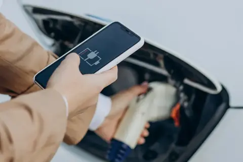 Ile kWh potrzeba do ładowania samochodu elektrycznego? Zaskakujące fakty