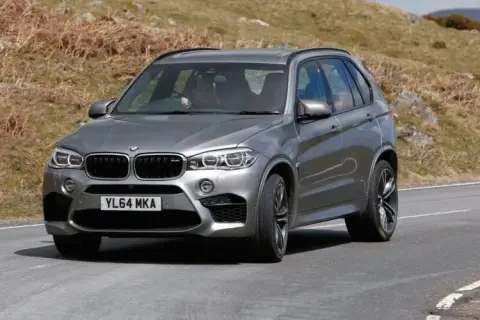 Ile pali BMW X5 3.0 diesel? Sprawdź, jak oszczędzać na spalaniu!