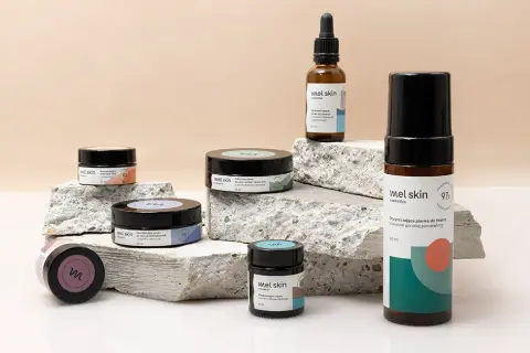 Melo rewitalizujące serum do twarzy – skuteczne na zmęczoną skórę