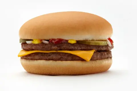 Ile kcal ma McDouble? Wartości odżywcze i tajemnice burgera McDonald's