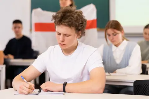 Czym jest szkoła dla uczniów i jak wpływa na ich przyszłość?