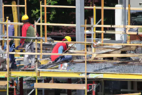 Ile kosztuje murarz przy budowie domu? Sprawdź aktualne ceny