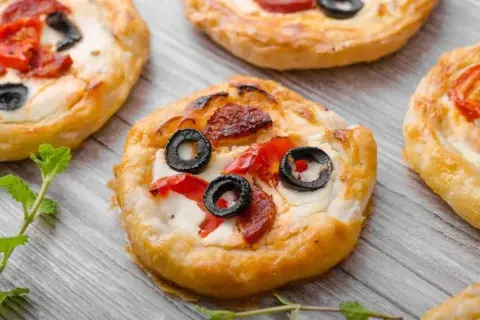 Szybkie i łatwe przepisy na jedzenie dla niespodziewanych gości