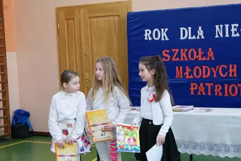 Motyw małej ojczyzny w literaturze: jak kształtuje naszą tożsamość
