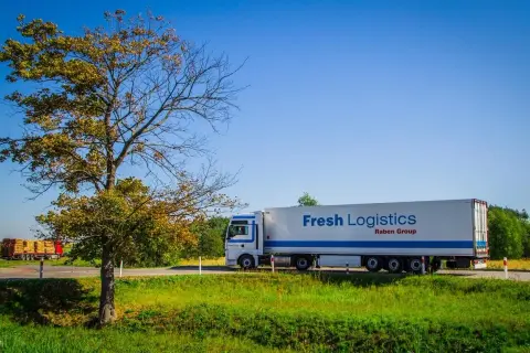 Transport nabiału, a prawo – praktyczny przewodnik dla przewoźników