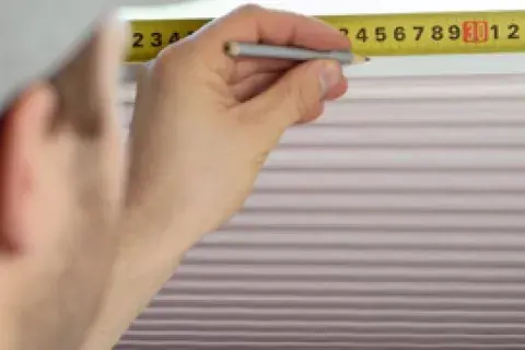 Jak zamontować roletę plisowaną - proste sposoby, które zaskoczą