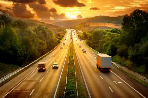 Jak działa opłata za autostrady w IKO i uniknij problemów przy bramkach