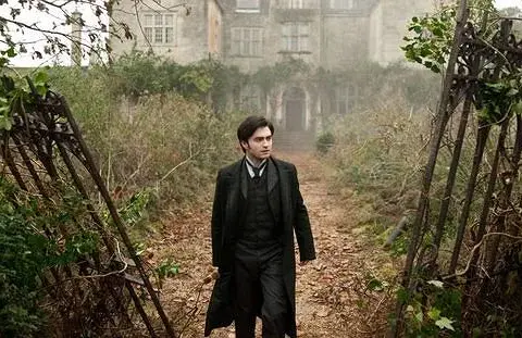 Najlepsze filmy o nawiedzonych domach - klasyki i nowości horroru