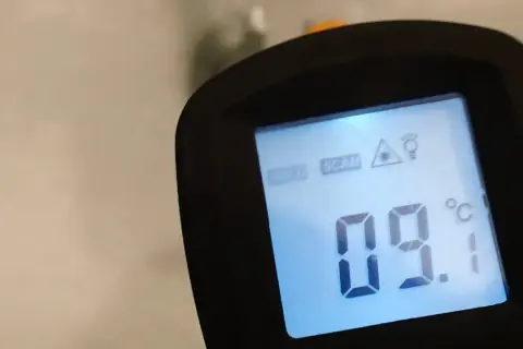 Ile stopni ma ciepła woda w kranie? Zbyt wysoka temperatura może ranić