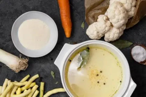 Jakie przyprawy do zupy kalafiorowej, aby uzyskać wyjątkowy smak?