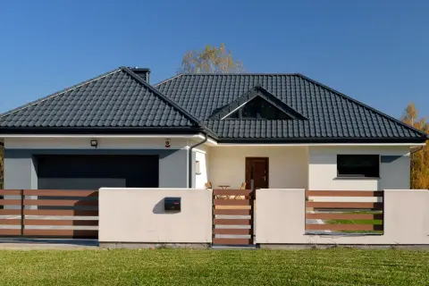 Ile waży paleta dachówki? Odkryj, co wpływa na jej wagę