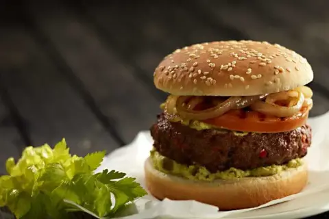 Jak smażyć burger wołowy z Lidla, aby były idealnie soczyste