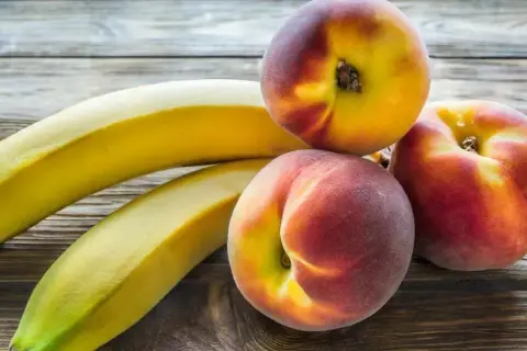 Jakie owoce po cesarce? Bezpieczne i zdrowe wybory dla mamy
