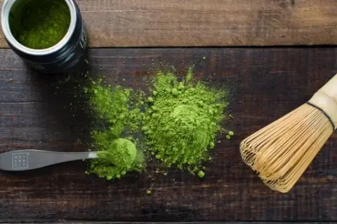 Ile razy dziennie pić matcha, aby cieszyć się zdrowiem i energią
