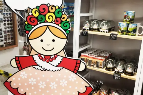 Gdzie kupić najlepsze pamiątki z Poznania? Sprawdź sprawdzone miejsca i porady!