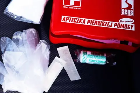 W jakich krajach apteczka samochodowa jest obowiązkowa? Sprawdź, gdzie grożą kary