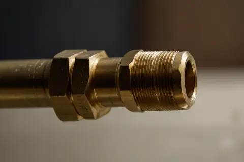 Śrubunek 1/2: Jakie są rodzaje i ich zastosowania w hydraulice?