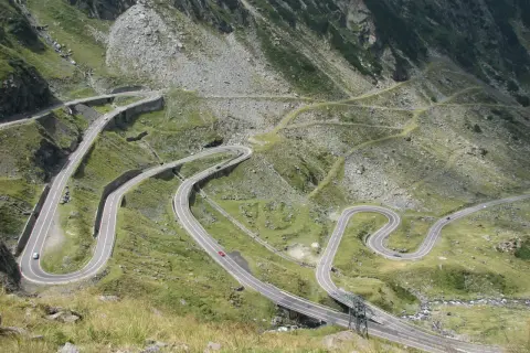 Najpiękniejsze trasy motocyklowe w Europie, które musisz przejechać