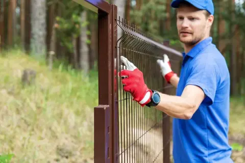 Jak zrobić ogrodzenie panelowe - proste kroki, które ułatwią budowę