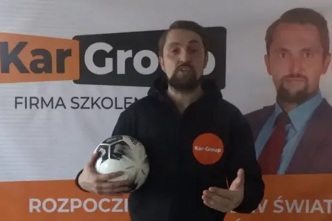 Korzyści współpracy z instruktorem piłki nożnej: co zyskasz i jak wpływa na rozwój