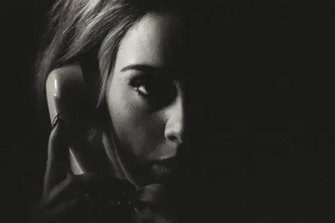 Kto śpiewa hello? Poznaj różnice między Adele a Lionel Richie