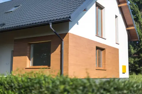 Wełna mineralna czy styropian na elewację – co wybrać, by uniknąć błędów?