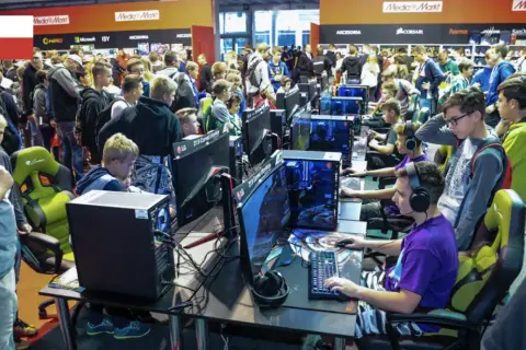 E‑sport w Polsce 2025: Najważniejsze turnieje i nowe gwiazdy sceny